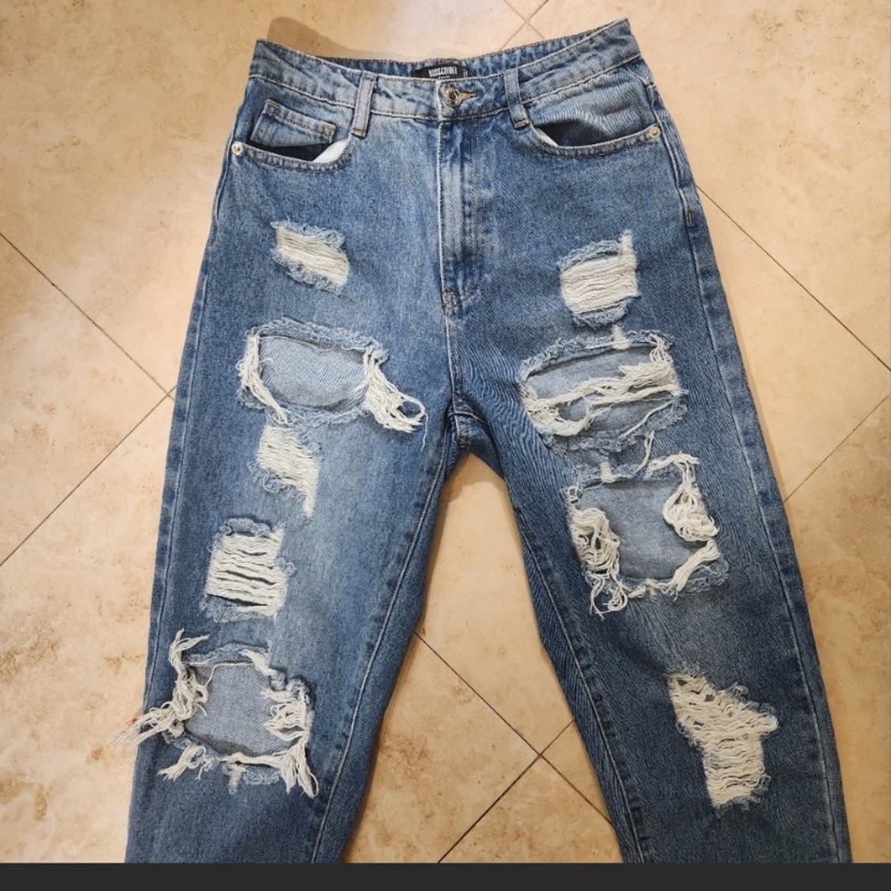 Missguided ripped jeans like new condition absolutely love them,super nice jeans